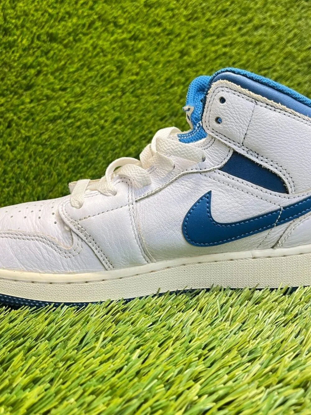 Nike Air Jordan 1 Mid Boys Size 7Y White Blue Athletic Basketball Shoes Sneakers
